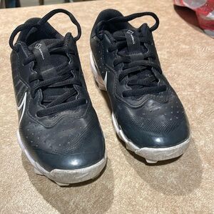 Nike Fastflex baseball shoes cleats youth size 1.5.